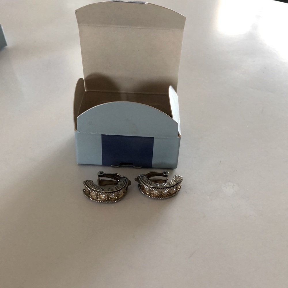 Avon earrings clip on’s